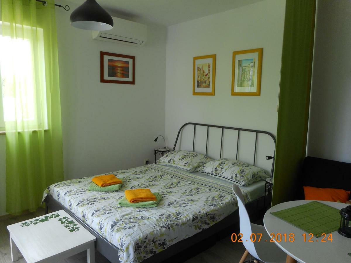 Studio Relax Punat Exterior photo